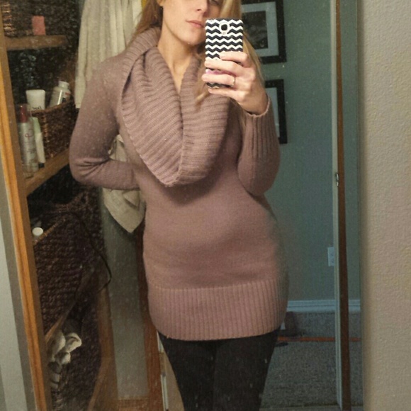 Sweater - Picture 3 of 3