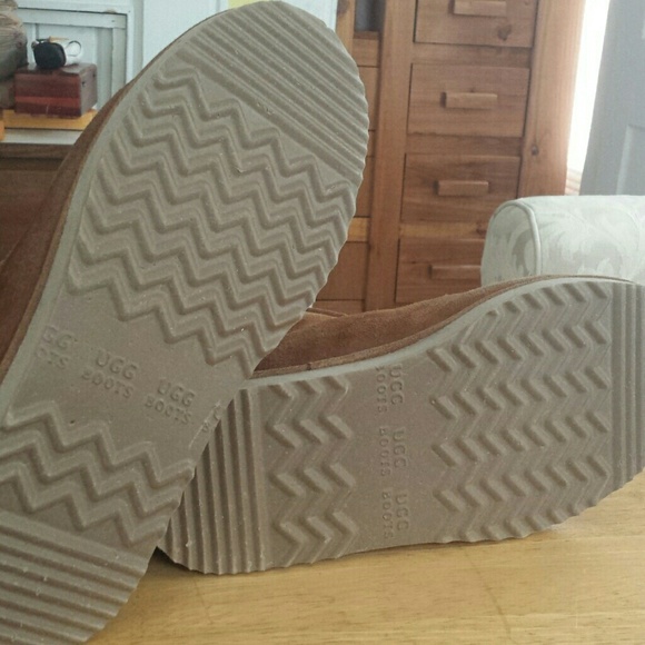 **SOLD ON MERCARI** Authentic Ugg boots - Picture 3 of 4