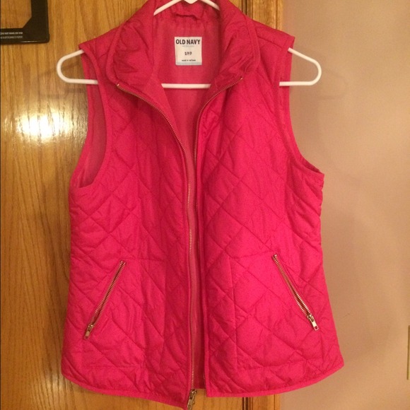 ON RESERVE Old Navy Women's quilted vest