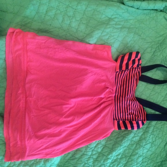 Lululemon Workout Top w/ Built-in Bra
