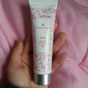 Bona Clara scrub