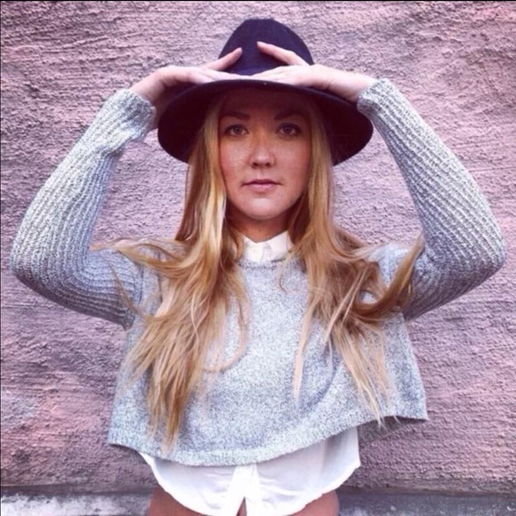 Brandy Melville speckled cropped sweater - Picture 2 of 3