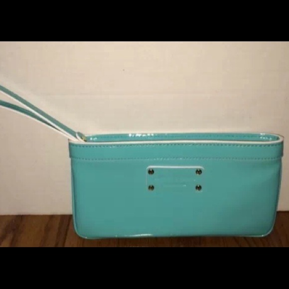🚫sold🚫Adorable Kate spade wristlet EUC