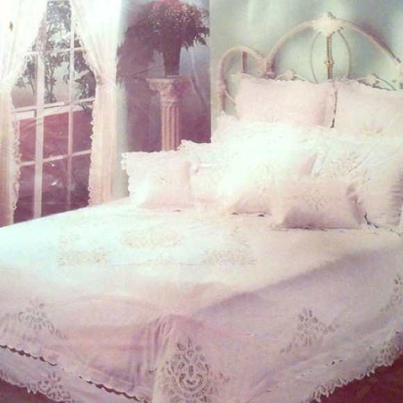 King size duvet set.