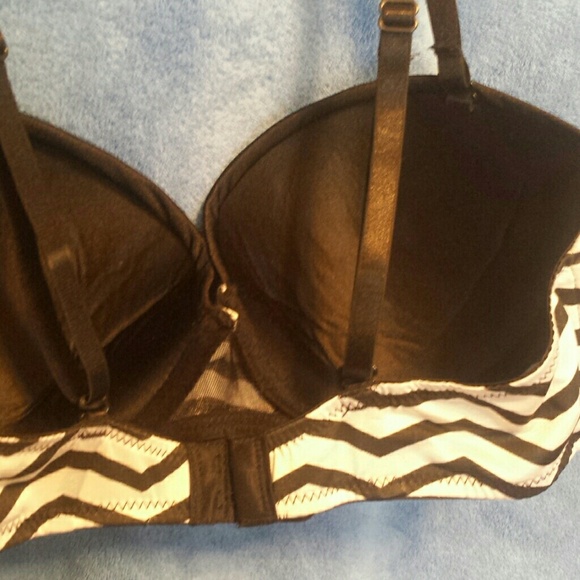 Black and White Bra Some PushUp NWOT - Picture 4 of 4