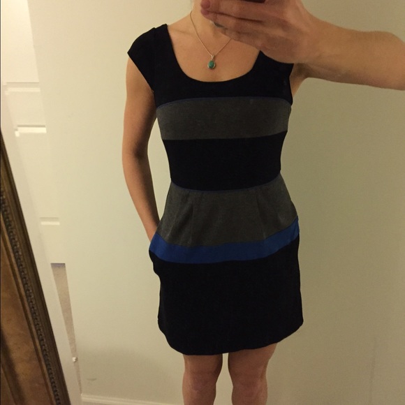 Robe BCBG Maxazria Harlow En Soie - Taille XS - Coupe Shift - Color Block Gris/Noir - Neuf Sans Étiquettes