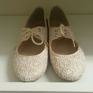 Spring lace ballet flats
