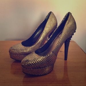 Rachel Roy Kimi Platform Pumps