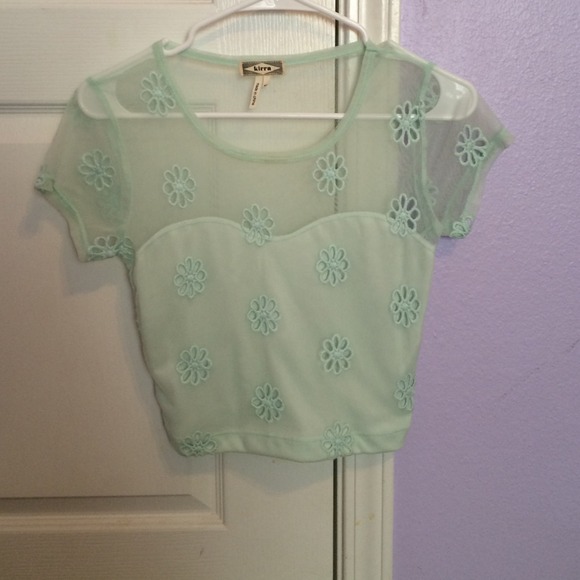 Crop top