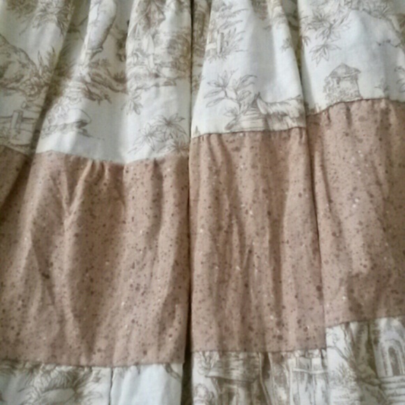 Creamy Tan Skirt - Picture 3 of 4
