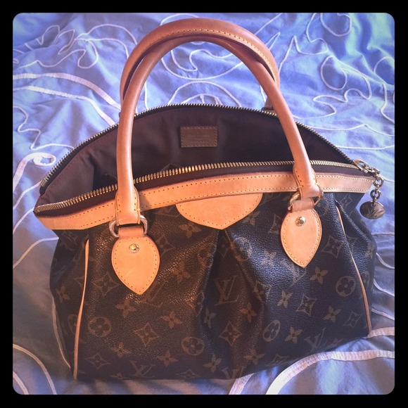 SOLD ❌❌❤️Louis Vuitton Tivoli PM 🌹