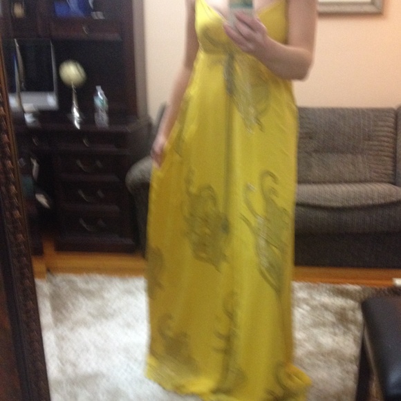 Classy one of a kind yellow maxi dress - Picture 3 of 3