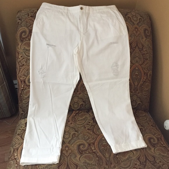 GAP WHITE KHAKIS STRAIGHT BROKEN-IN STRAIGHT PANTS