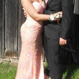 Champagne Pink Sherri Hill Prom dress 👗