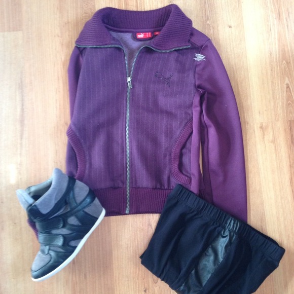 ❌Sold❌ Puma workout jacket
