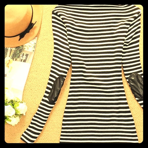 Striped shirt, faux leather elbow patches!💋