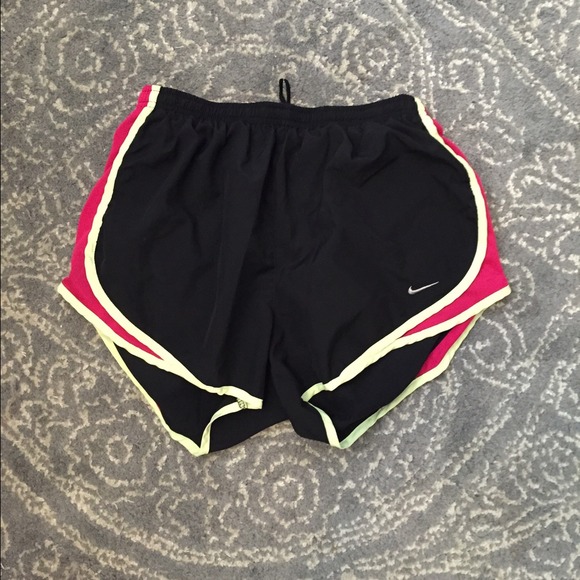 Nike Pants - Nike tempo shorts