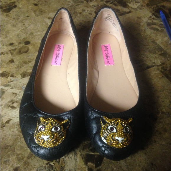 Betsey Johnson leopard flats sz 7 worn once!