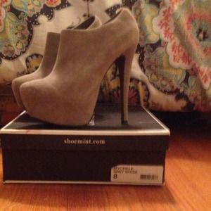 Mychele grey suede boots by Shoemint!