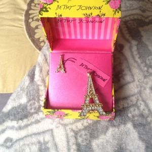 Pair of Eiffel Tower Pins