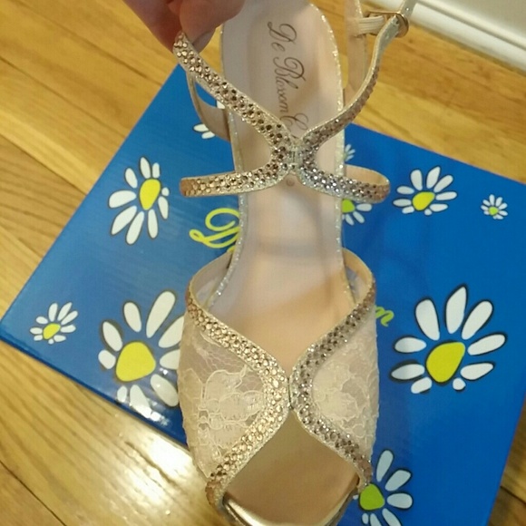Sold Nude lace with rose gold rhinestones - Picture 2 of 4