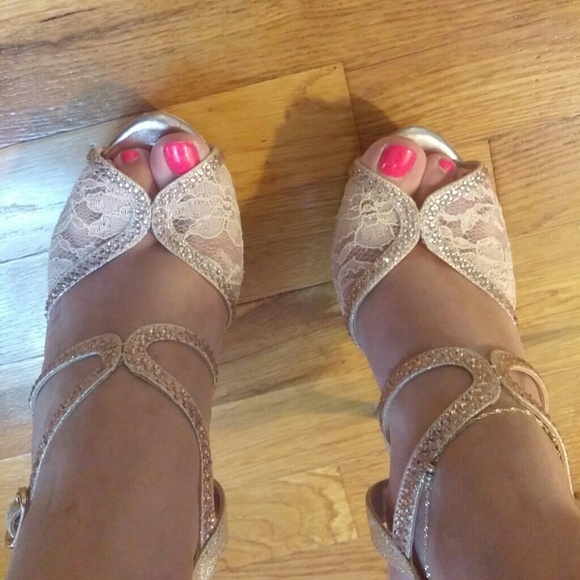 Sold Nude lace with rose gold rhinestones - Picture 4 of 4