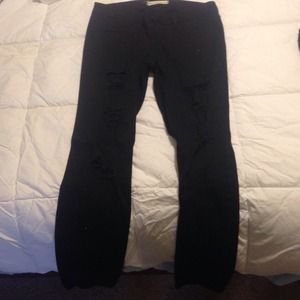 Bullhead black skinny distressed jeans