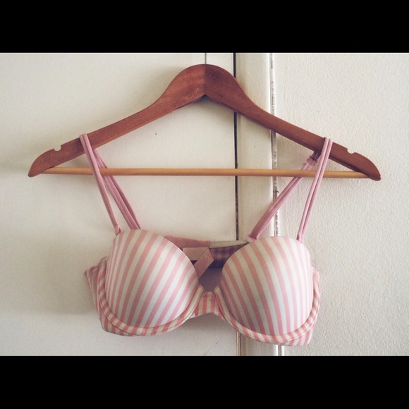 ❌SOLD❌💖VS Candy Stripped Multiway Bra 💗USED