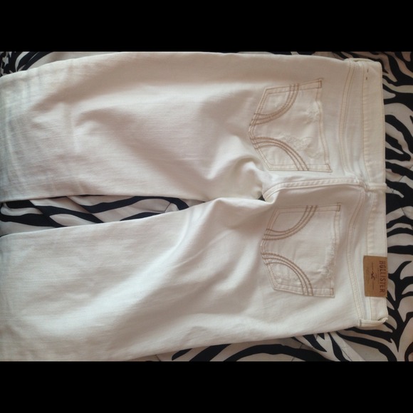 White hollister distressed jeggings - Picture 2 of 2