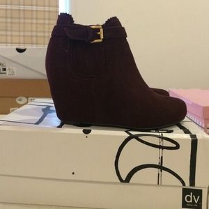 Dolce Vita PARKERS suede bootie in wine color.