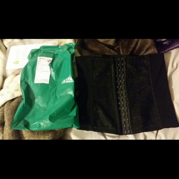 Waist trainer