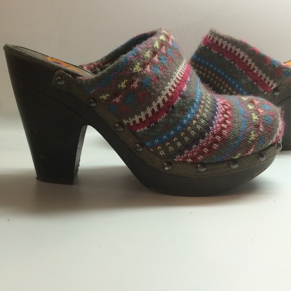 Rocketdog clogs. Very cute knitted! Size 8.5