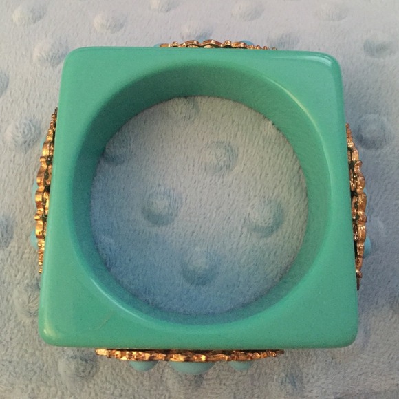 Vintage Style Bangle. - Picture 3 of 4