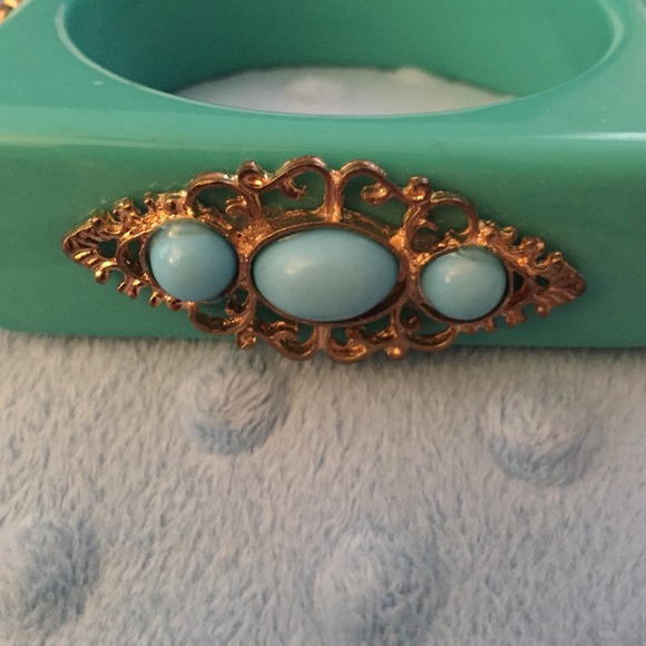 Vintage Style Bangle. - Picture 4 of 4