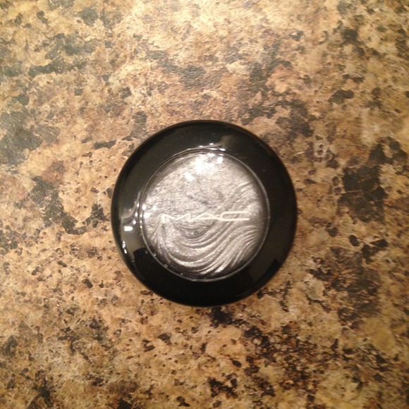 Eyeshadow only been swatch