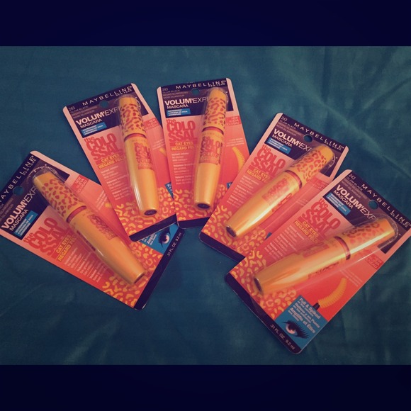 SALE!! Maybelline "The Colossal Cat Eye" mascara