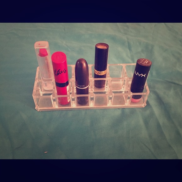 12-slot acrylic lipstick stand