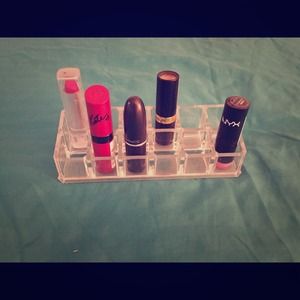 12-slot acrylic lipstick stand