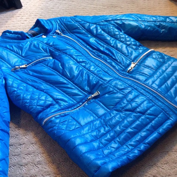 π¬π¬SOLDπ¬π¬ Guess Moto Packable jacket - Picture 2 of 4