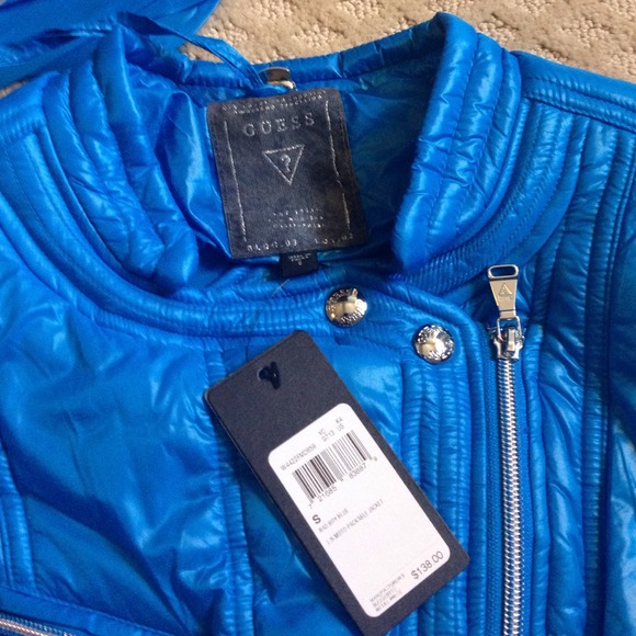 π¬π¬SOLDπ¬π¬ Guess Moto Packable jacket - Picture 3 of 4