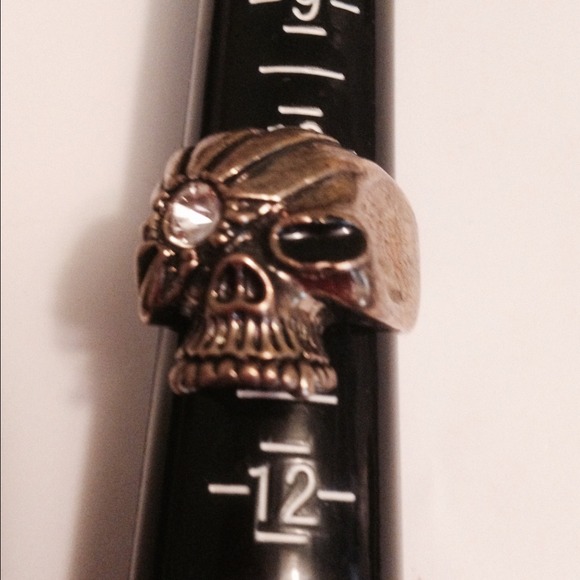 Skull ring size 10 1/2 NEW WITH TAGS (UNISEX) - Picture 3 of 3