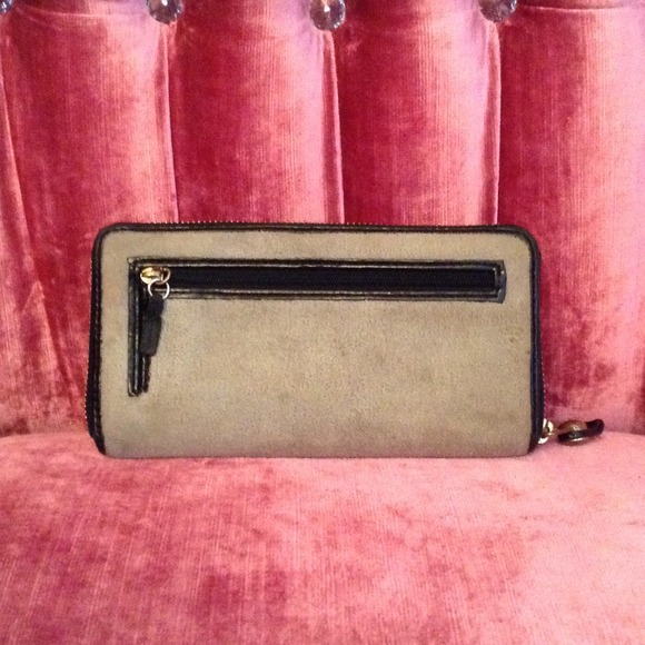 JUICY COUTURE  WALLET - Picture 2 of 4