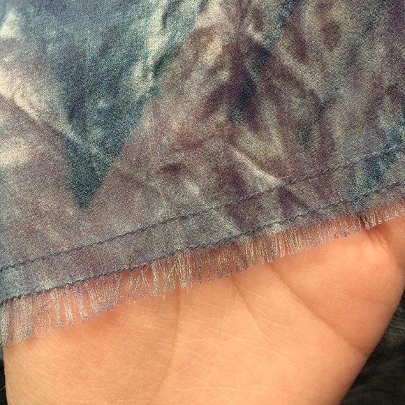 Hold 100% silk blouse (Neiman Marcus) - Picture 4 of 4