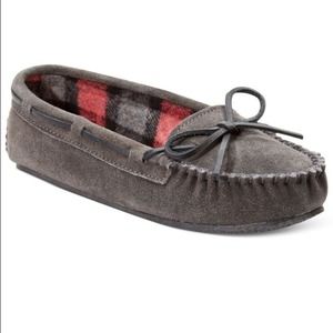 Minnetonka Kayla slipper charcoal size 8 NWT