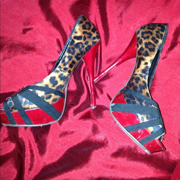 Women's shoes