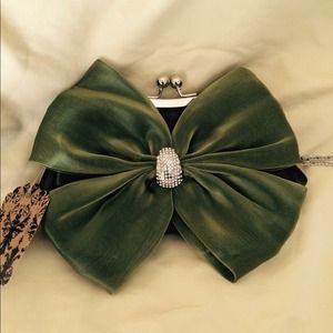 Evening green clutch