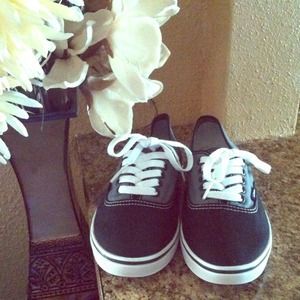 🎀🌸Black and grey Vans🌸🎀