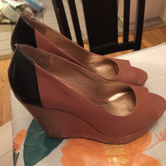 BCBG wedges