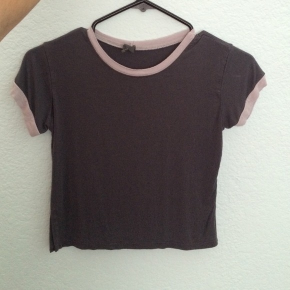 American eagle cropped shirt