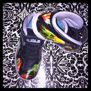 💙Boys Lebron sneakers💙 size 10c